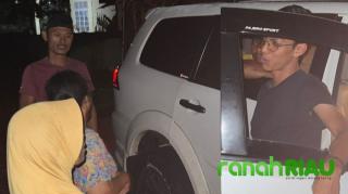 Warga Sulit Mendapatkan Bahan Makanan Disaat Banjir, Rizki J Poliang Salurkan yang Siap Saji