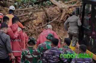 Bencana longsor di Tiban Koperasi, Pemko Batam cepat tanggap turunkan Tim Penanganan Darurat