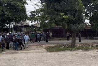 Dua Kubu Serikat Pekerja mengamuk di Riau Ujung, Polresta Pekanbaru turunkan Personil Pengamanan