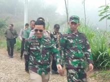 Susuri Lereng, Bupati Trenggalek Tinjau Rabat Jalan Beton  