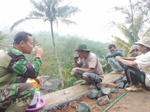 Meski Pahit, Kopi Itu Terasa Nikmat Saat Diseruput Usai Rabat Jalan TMMD