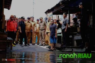 Bupati Meranti Targetkan Solusi Banjir Rob 2 Hari ke Depan, Fokus ke Pasar dan Pelabuhan