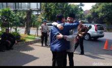 Akhirnya tercapai juga keinginan Erick untuk Memeluk Uno