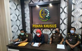 Ditetapkan Sebagai Tersangka, Dora Yandra Abaikan Panggilan Penyidik Kejari Bengkalis