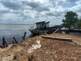 Jajaran Polres Bengkalis, Menemukan Ganja Kering di Pinggir Laut Desa Kelapapati