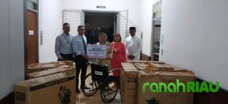 BRK Syariah Bagansiapiapi Serahkan bantuan Kursi Roda untuk RSUD dr. RM. Pratomo