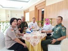 Dandim 0507/Bks ditengah kesibukan TMMD Reguler ke 104 hadir Musrenbang Berbasis Digital