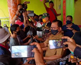 Pembagian Sembako, H. Suyatno : Sama Sama Kita Jaga Kondisi Kesehatan