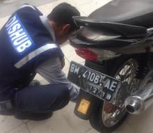 Tegas.. Dishub Pekanbaru Mulai Kempesi Ban Ranmor