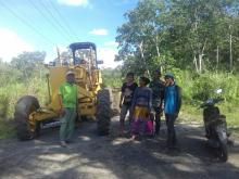 Warga Tanyakan Netralitas TNI kepada Satgas TMMD 104