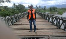 Teknisi PU Datang untuk Ikut Bantu Pengerjaan Jembatan Kura-Kura
