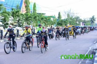 Bupati Dampingi Mantan Kapolres Bengkalis Menuju Perjalanan ke Pelabuhan Roro