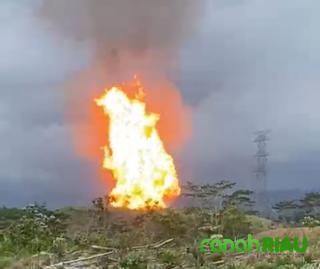 Pipa Gas diduga Milik Anak Usaha Pertamina Meledak di Inhil, Api Raksasa lumpuhkan Jalur Jambi-Riau