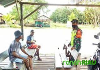 Imbau Warga Patuhi Prokes, Serda Edi Saputra Gelar Sosialisasi