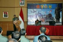 Personel Puspen TNI Ikuti Penyuluhan Hukum   