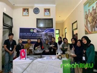 Gelar Pelatihan, Kukerta UNRI 2023 di Desa Rantau Sialang Sampaikan Pentingnya Makan Ikan