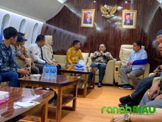 Wabup Pelalawan dampingi Masyarakat Penyalai temui legislator DPR RI