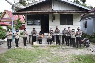 Peduli Covid 19 Bagi-Bagi Nasi Kotak Buat Buka Puasa Warga Jl Nelayan
