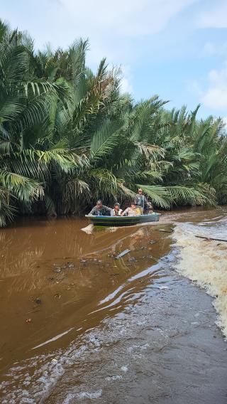 Cooling System Pemilu Damai, Polisi Kateman Jelajahi Sungai Antar Desa