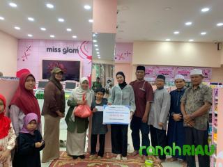 Miss Glam Bukit Barisan Pekanbaru gelar Syukuran Grand Opening, Santuni 20 Anak Yatim