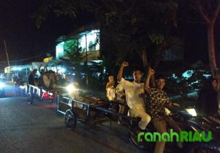 Remaja Musholla Al-Falah Desa Senggoro Rayakan Malam Takbiran Ala Kadarnya