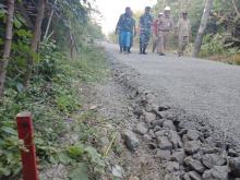 Dandim 0712 Tegal Periksa Tong Aspal Jalan