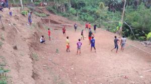  Satgas TMMD Bangga Berolahraga Bersama Warga