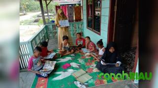 Suprihatin, Srikandi Literasi dari Ukui