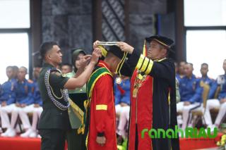Prosesi khidmat Wisuda 380 Perwira Remaja, Kasad: Gelar Akademik bukan Tujuan Akhir