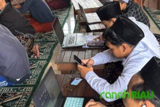 Santri, Rakyat, dan Jalan Pembebasan: Jangan Biarkan Agama Berjarak dari Penderitaan Rakyat