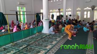 Program Pesantren Lazismu Pekanbaru di Masjid Darul Ikhsan