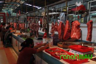 Harga Daging Sapi di Pasar Sail Naik Jelang Ramadan, tembus Rp150 Ribu per Kg