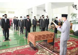 23 Pejabat di Lantik, Johny Custer : Bekerjalah Dengan Baik dan Berintegritas