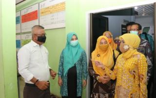 PJ. Ketua dan Wakil TP-PKK Bengkalis, Kunjungi Posyandu Serta Apresiasi Ke Dasa Wisma