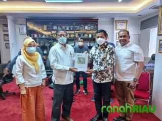 Jemput Dana Pusat gesa Pembangunan Bidang Olahraga, Bupati Adil kunjungi Kemenpora RI