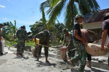 Candaan Khas Warga di TMMD ke 104 Desa Rusoh