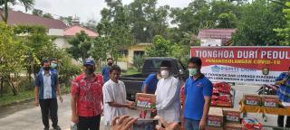 Stay At Home, PSMTI Duri Bersama LAM-R Mandau Bagikan Sembako