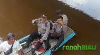 Arungi Sungai Enok Demi Kedamaian Pemilu 2024