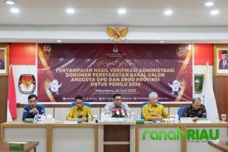 Penyerahan hasil Vermin kepada Bakal calon DPD dan DPRD Riau