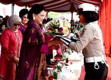 Ibu Negara Hadiri Upacara Peringatan Hari Ulang Tahun Ke-70 Polisi Wanita