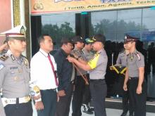 Untuk Mendukung Tugas, Kapolsek Kampar Distribusikan Kaporlap