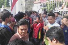 Aksi Mahasiswa tuntut Pengusutan Kasus Pemukulan terhadap Korlap FPMPRAK