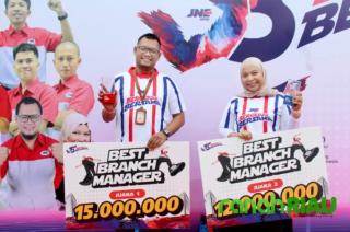 Potret Dua Kepala Cabang JNE yang sabet Prediket Terbaik 2025