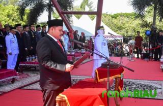 HUT RI ke 80, Ketua DPRD Bengkalis Bacakan Teks Proklamasi