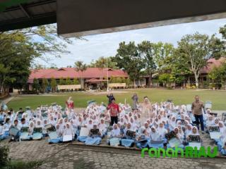 Unilak Edukasi Ratusan Siswa SMK Ikasari Soal Perkuliahan