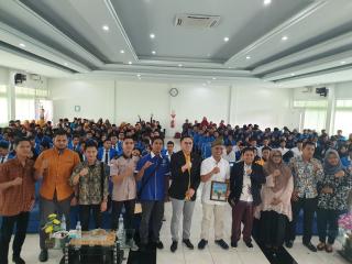 Senator Edwin Ajak Mahasiswa Sadar Diri