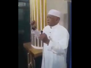 Video Jemaah nyanyikan Indonesia Raya sebelum Salat Tarawih Ramai tanggapan