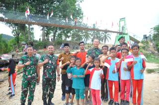 Danrem 031 Wira Bima resmikan Jembatan Perintis Kartika
