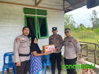 Giat Polres Meranti santuni Dhuafa di Selatpanjang timur