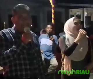 Meriahkan HUT RI ke 78, Iyeth Bustami Hadiri Pesta Rakyat di Desa Penebal